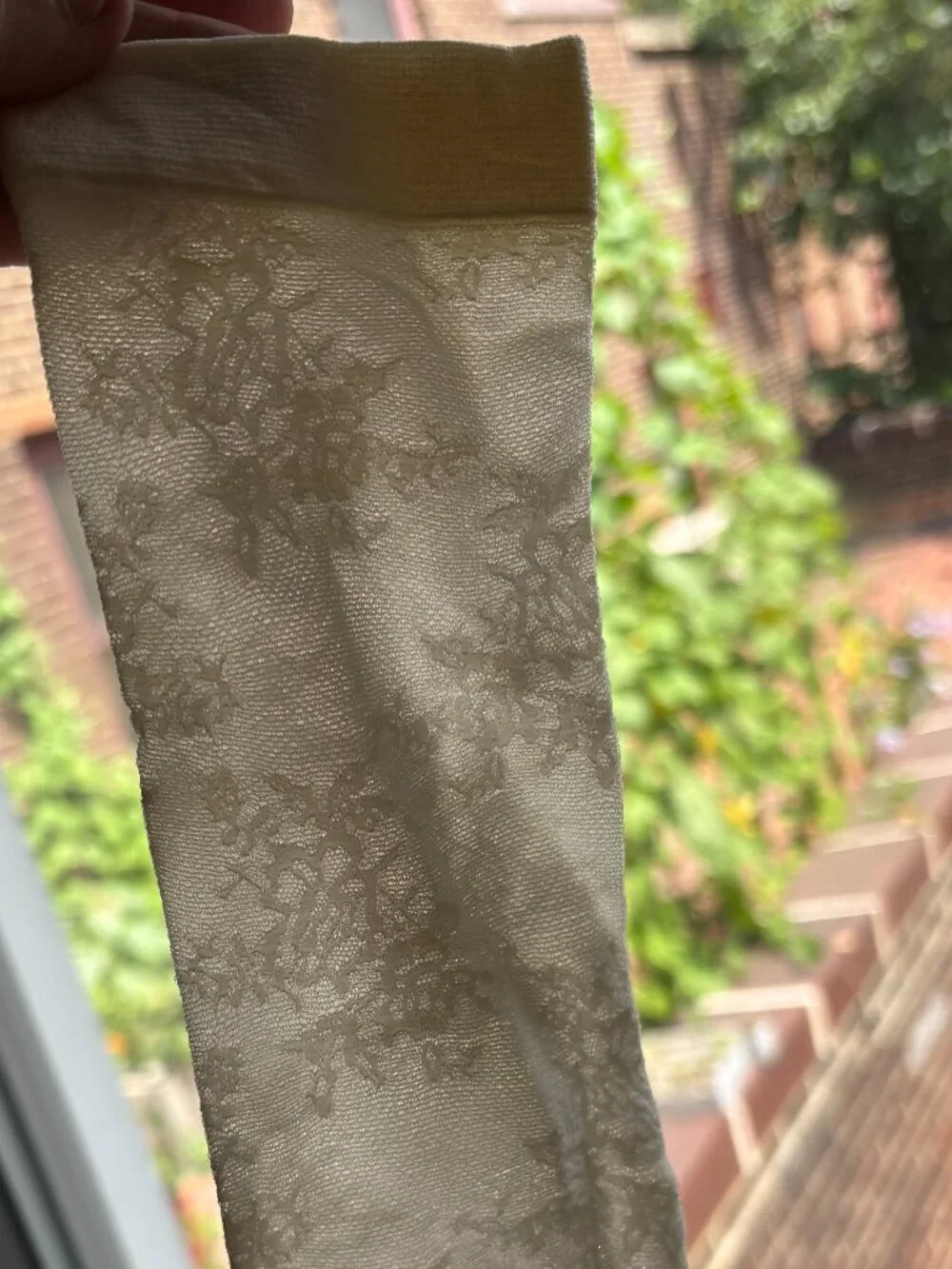 Delicate lace short socks